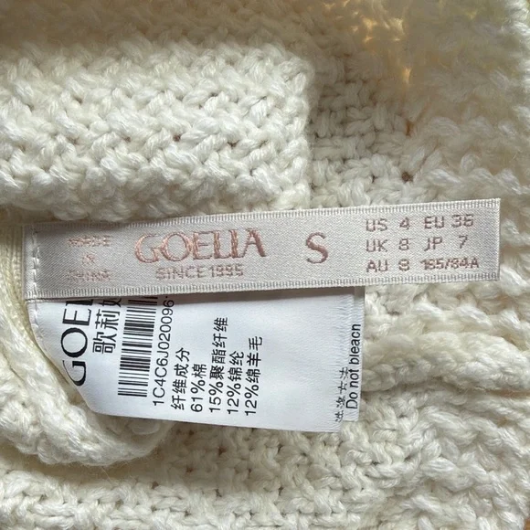 Goelia Round Neck Knitted Button-Up Cardigan - Picture 7 of 8